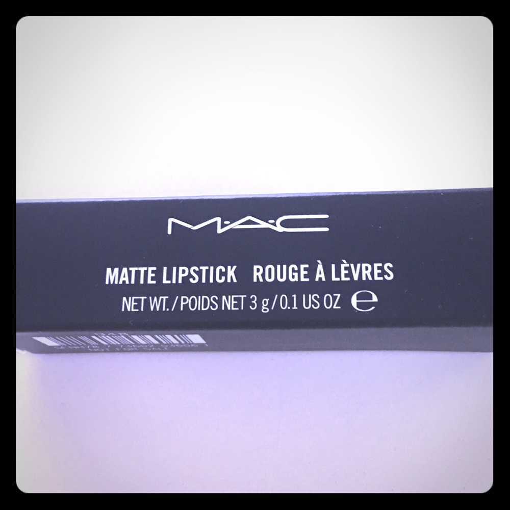 MAC matte lipstick. Moxie (pink)